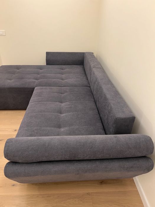 Coltar Gri Antracit, extensibil, spatiu de depozitare.