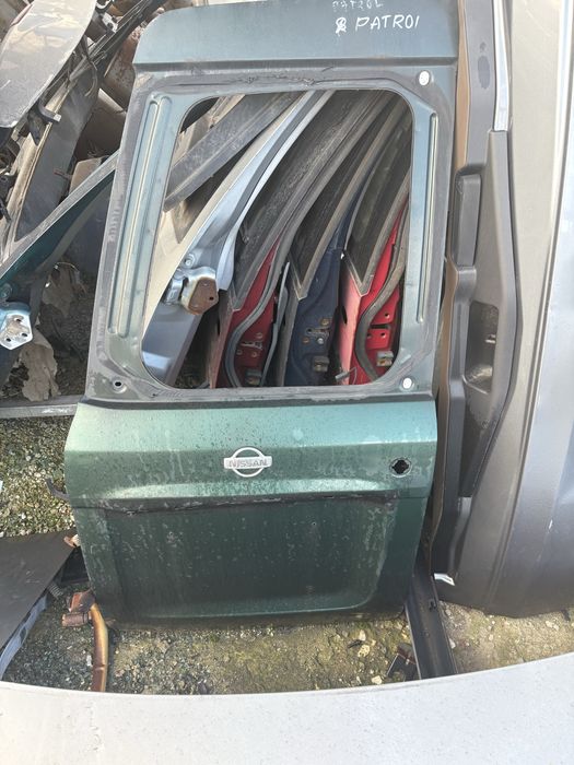 Врата задна лява за Nissan Patrol 2001 год.