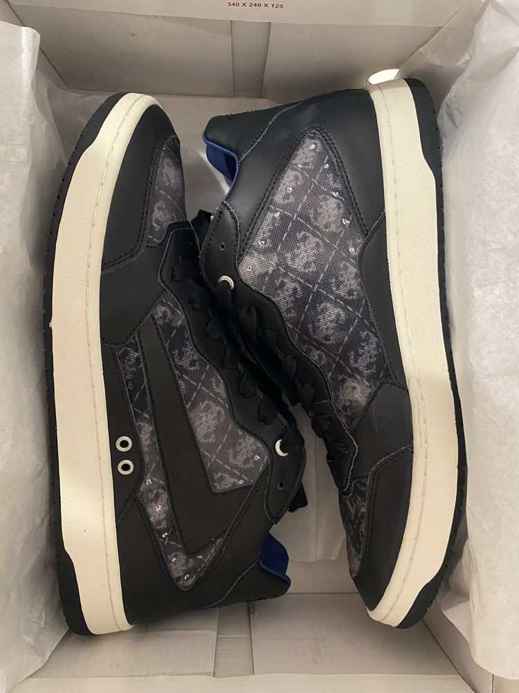 Guess маратонки 42 номер