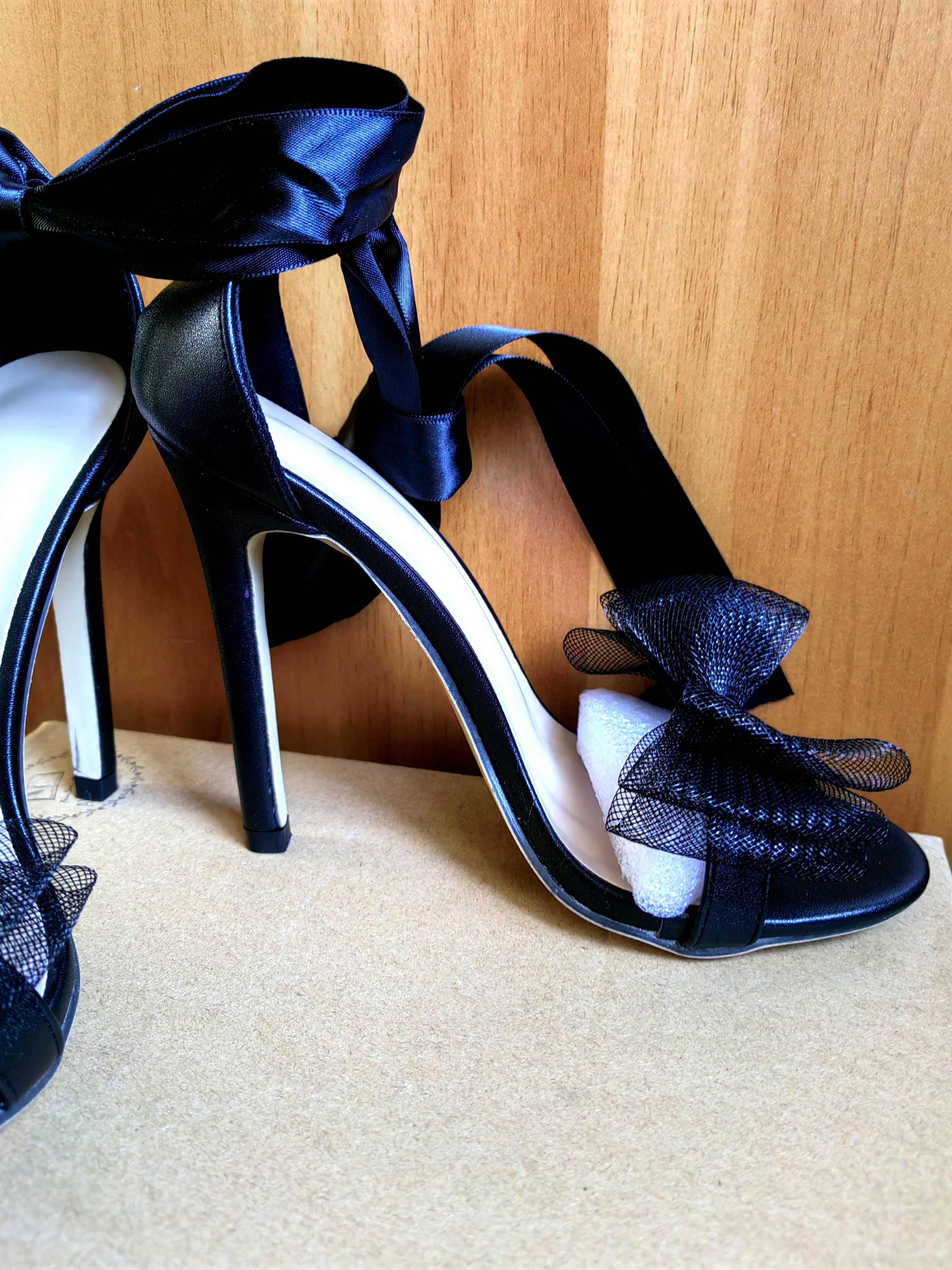 Sandale stiletto noi elegante cu fundă culoare negru