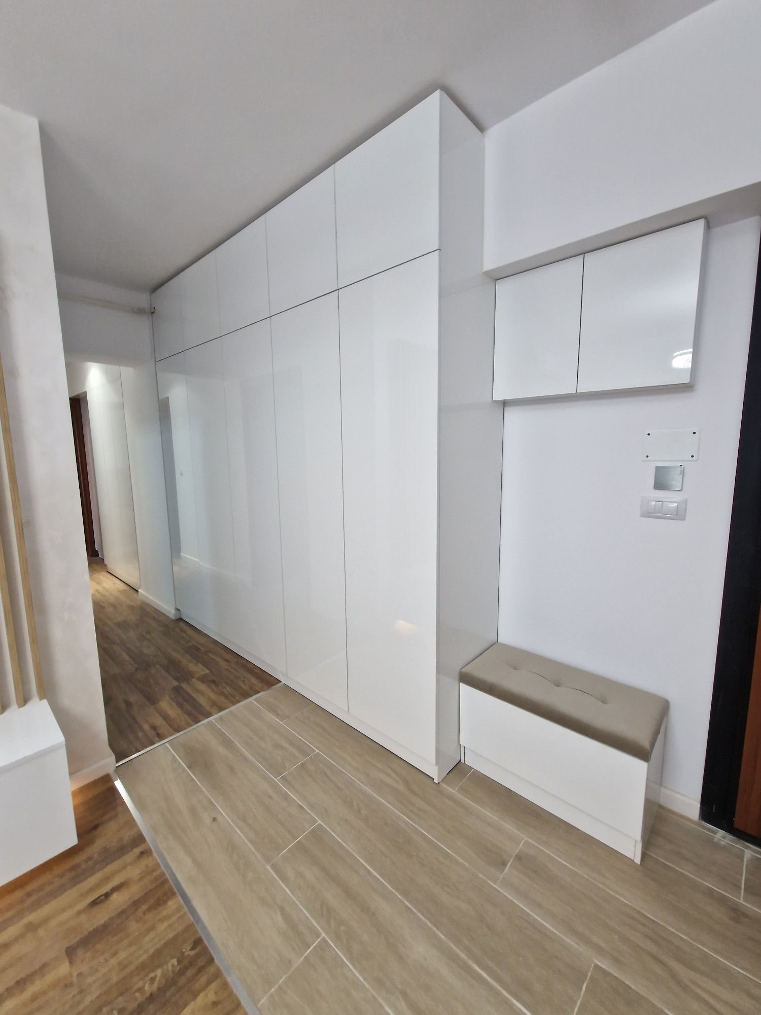 Inchiriez apartament 2 camere