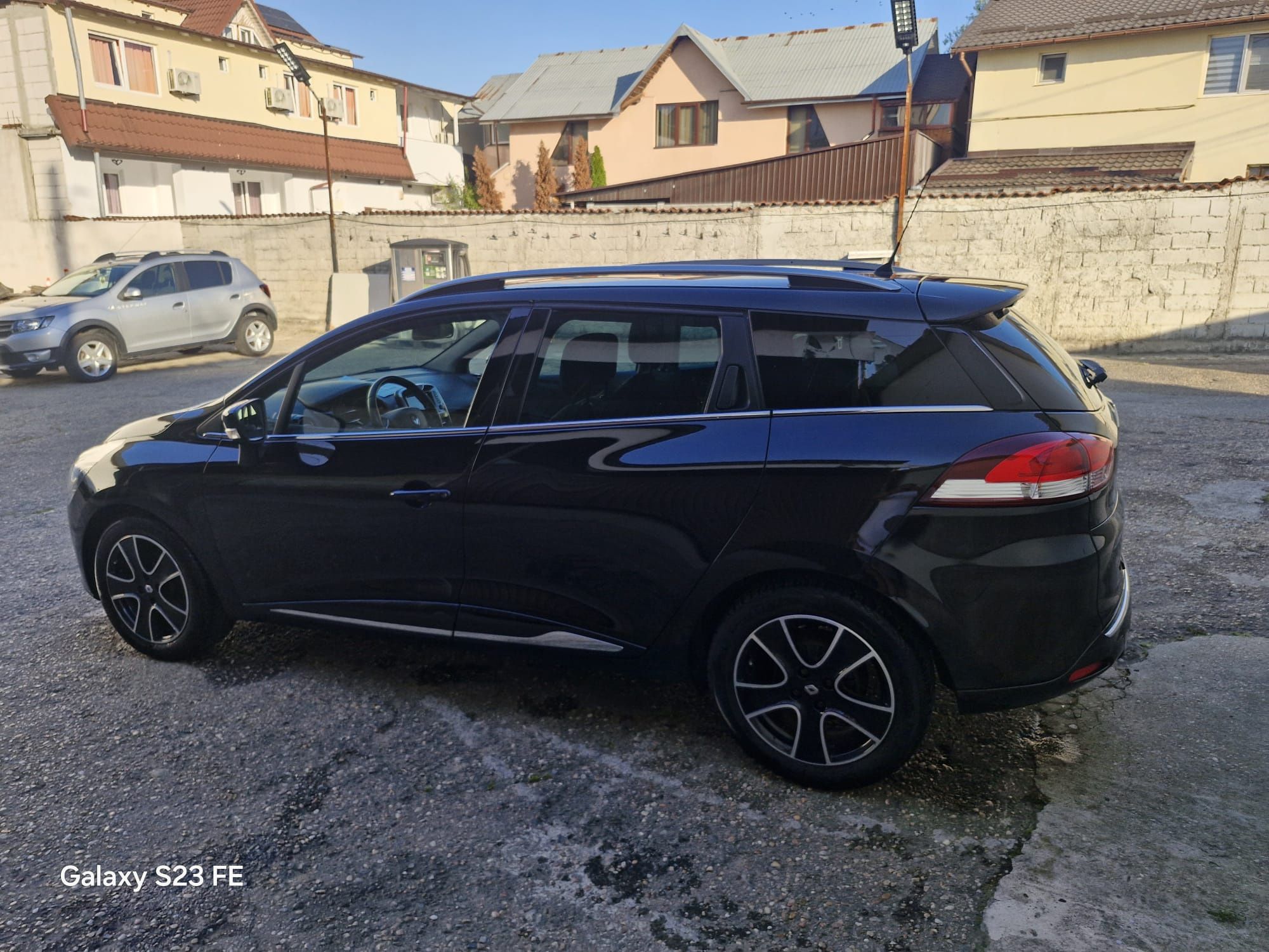 Vând Renault Clio