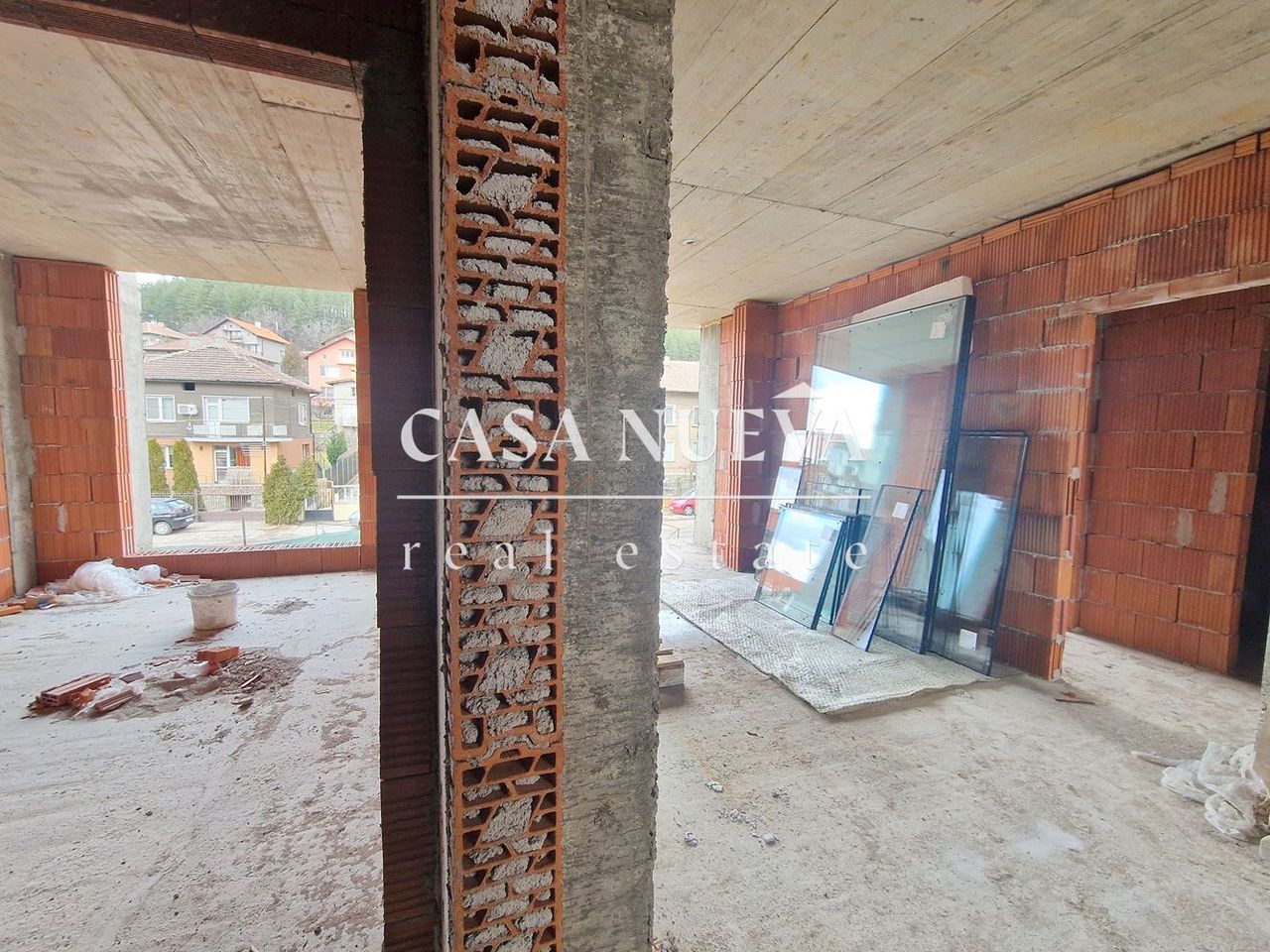 Продава се Четиристаен апартамент в Перник, Изток - 108 кв.м за 1206 €/кв.м - Снимка #2