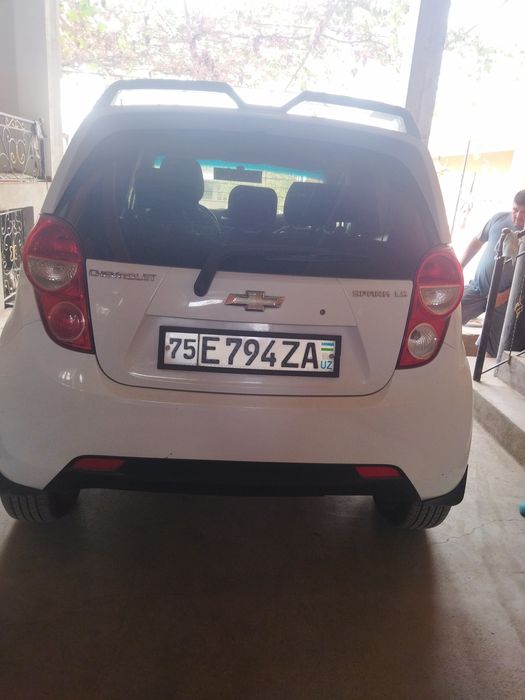 Chevrolet spark sotiladi