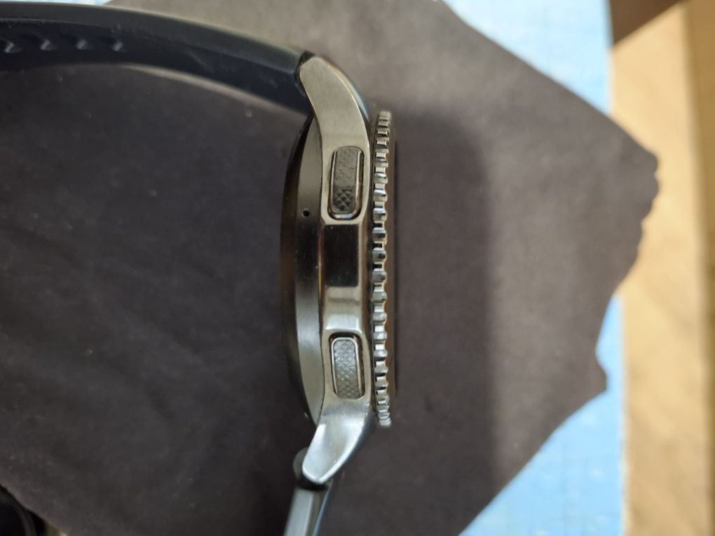 Смарт часовник Samsung Gear S3 frontier