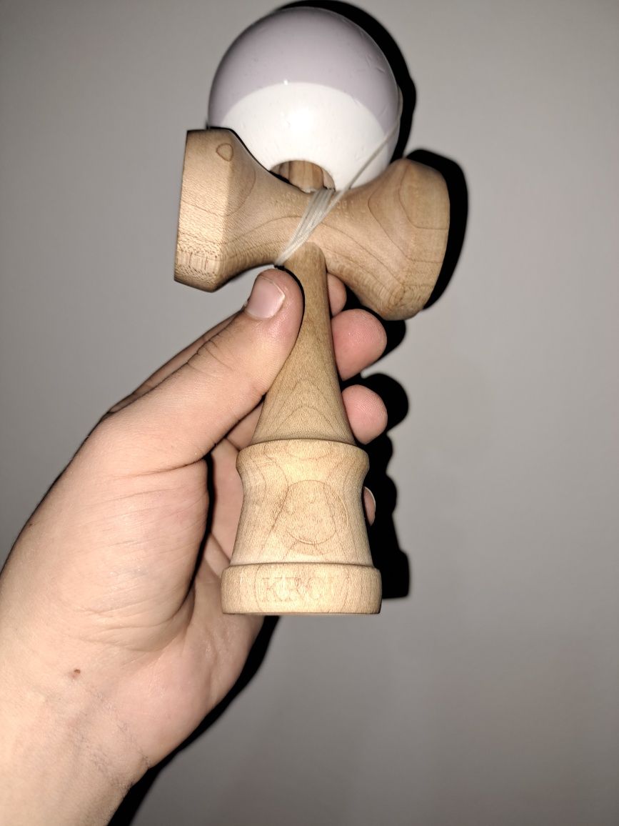 URGENTT!!Vând kendama Krom pro model