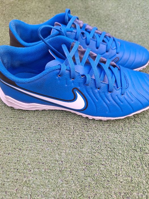 Футболни стоножки Nike Legend 10 Club TF