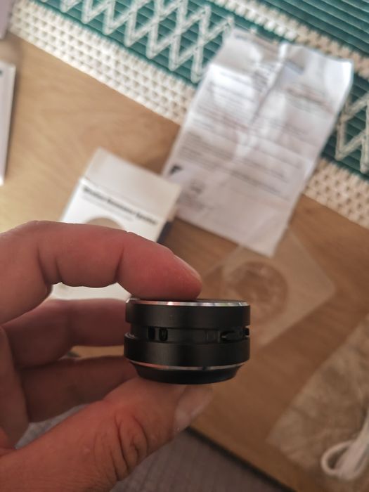 Vând miniboxa wireless resonance speaker