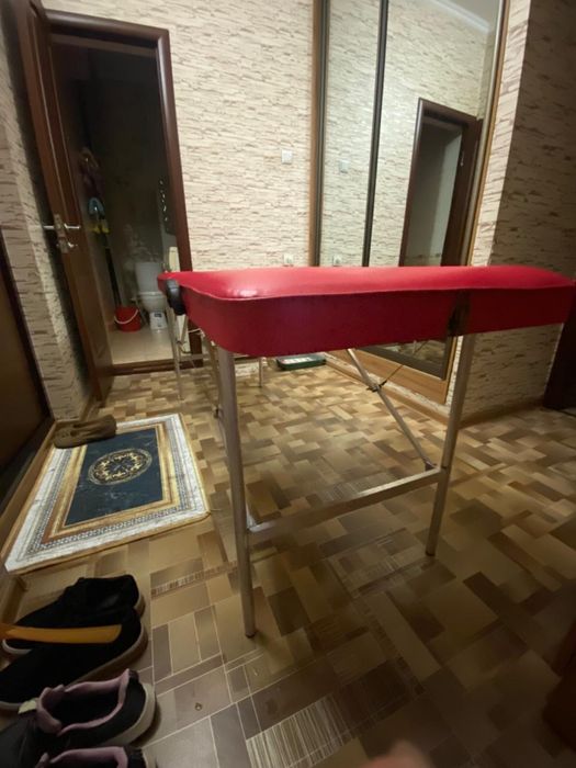 Кушетка б/у в отличном состоянии