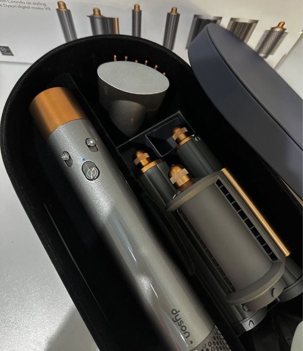 Продам фен Dyson