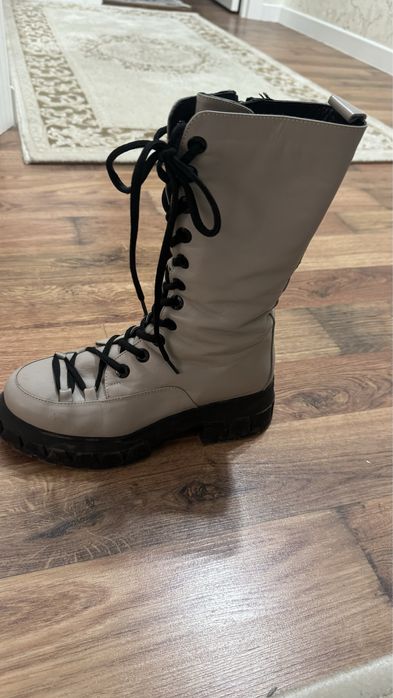 Продается женская зимняя обувь в идеальном состоянии