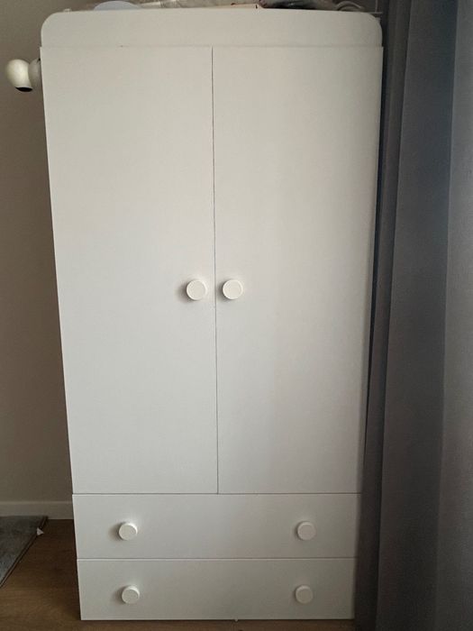 Продавам гардероб