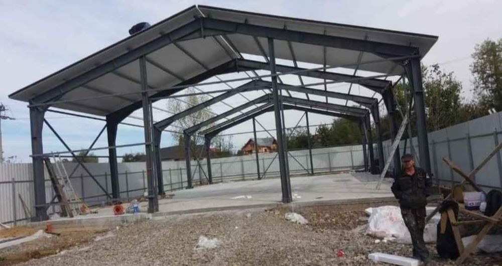 Hale si structuri metalice