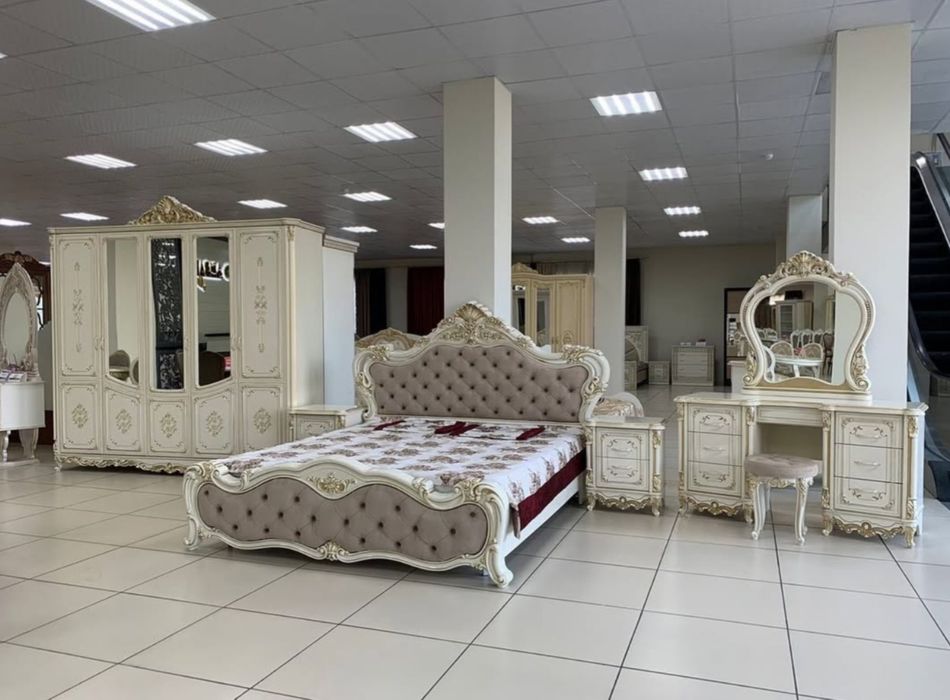 Спальный гарнитур