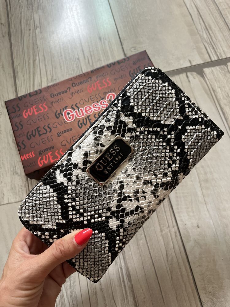 Нови дамски портмонета Guess топ качество