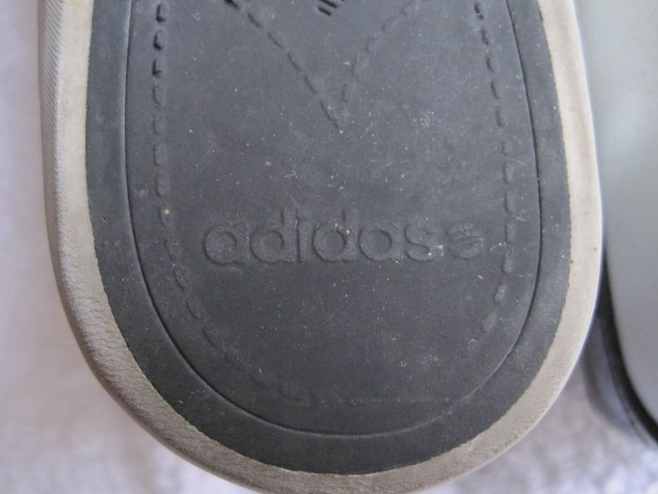 Продавам дамски маратонки Adidas-Neo