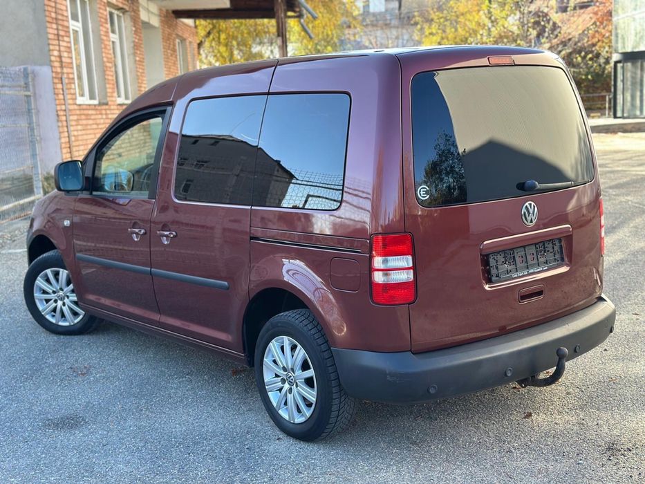 ### VW Caddy 7 locuri ###