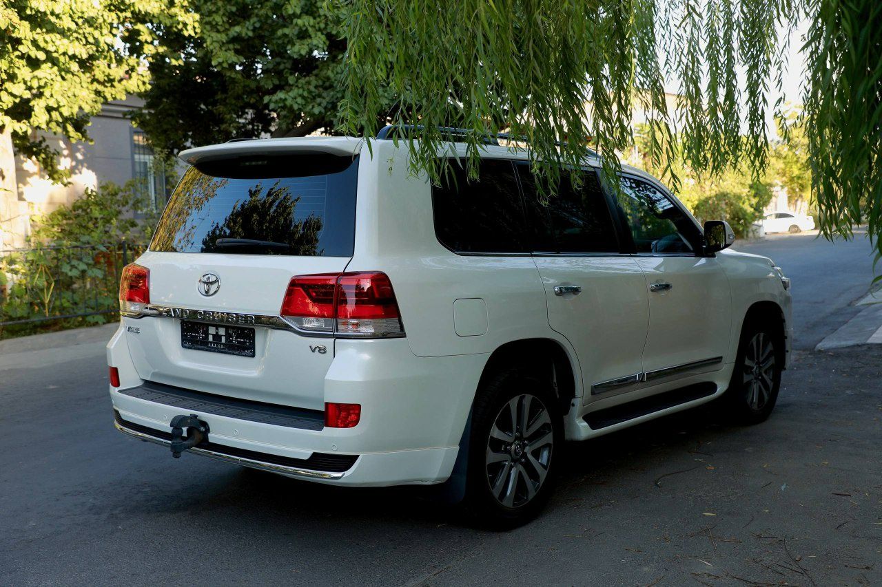 Toyota Land Cruiser 200