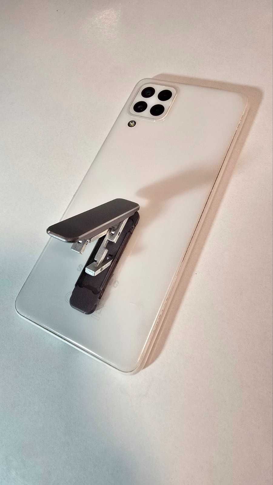 Мобилен телефон Samsung a22 4g (в добро състояне)