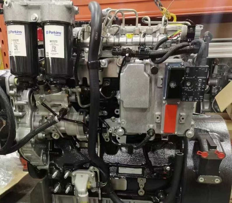 Motor Perkins 1104D-E44TA Caterpillar C4.4 nou cu garantie 12 luni