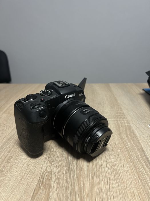 Vand Canon EOS R Mirorless DSLR