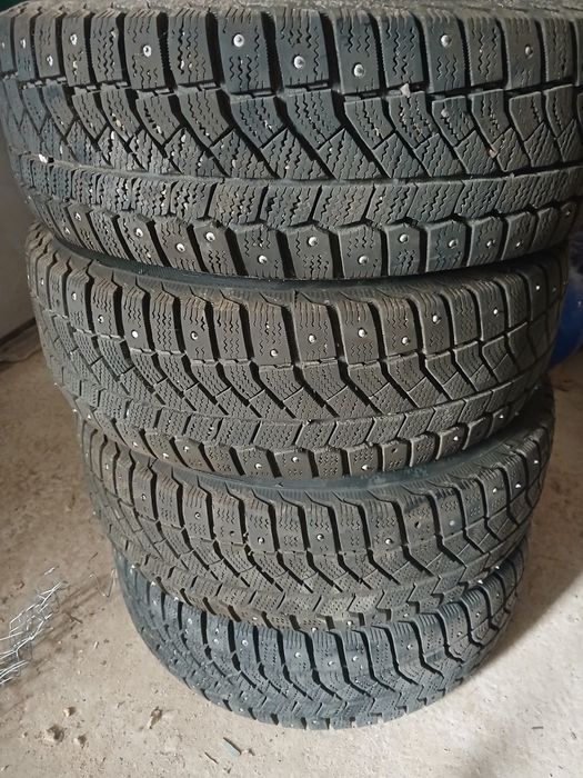 185/60 R 14  в отличном состояний шипованные.