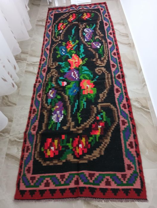 Vând macate și carpete