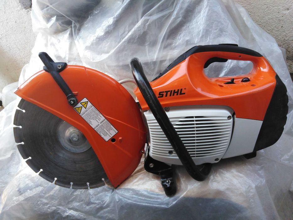 Машина за рязане на асвалт