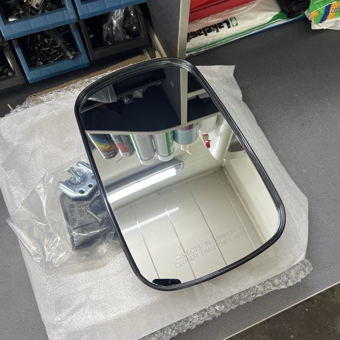 Новое ориг зеркало Hyundai HD 65 72 78