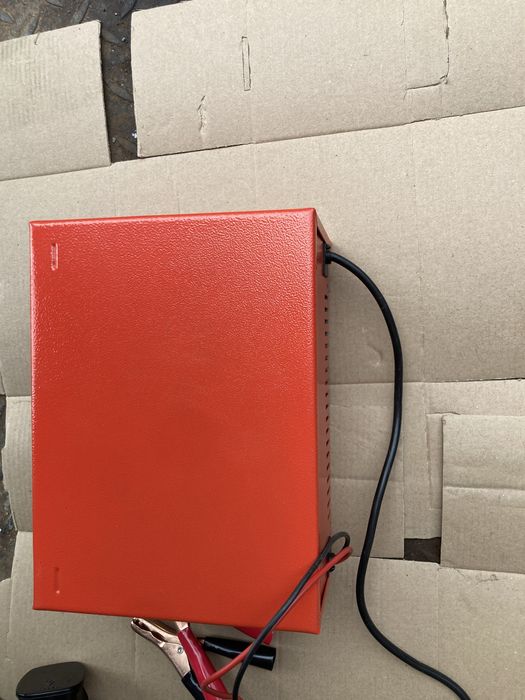 Redresor Auto Germania Absaar 12v ca Nou