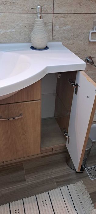 mobilier baie si cabina dus (eliberare apartament, pret avantajos)
