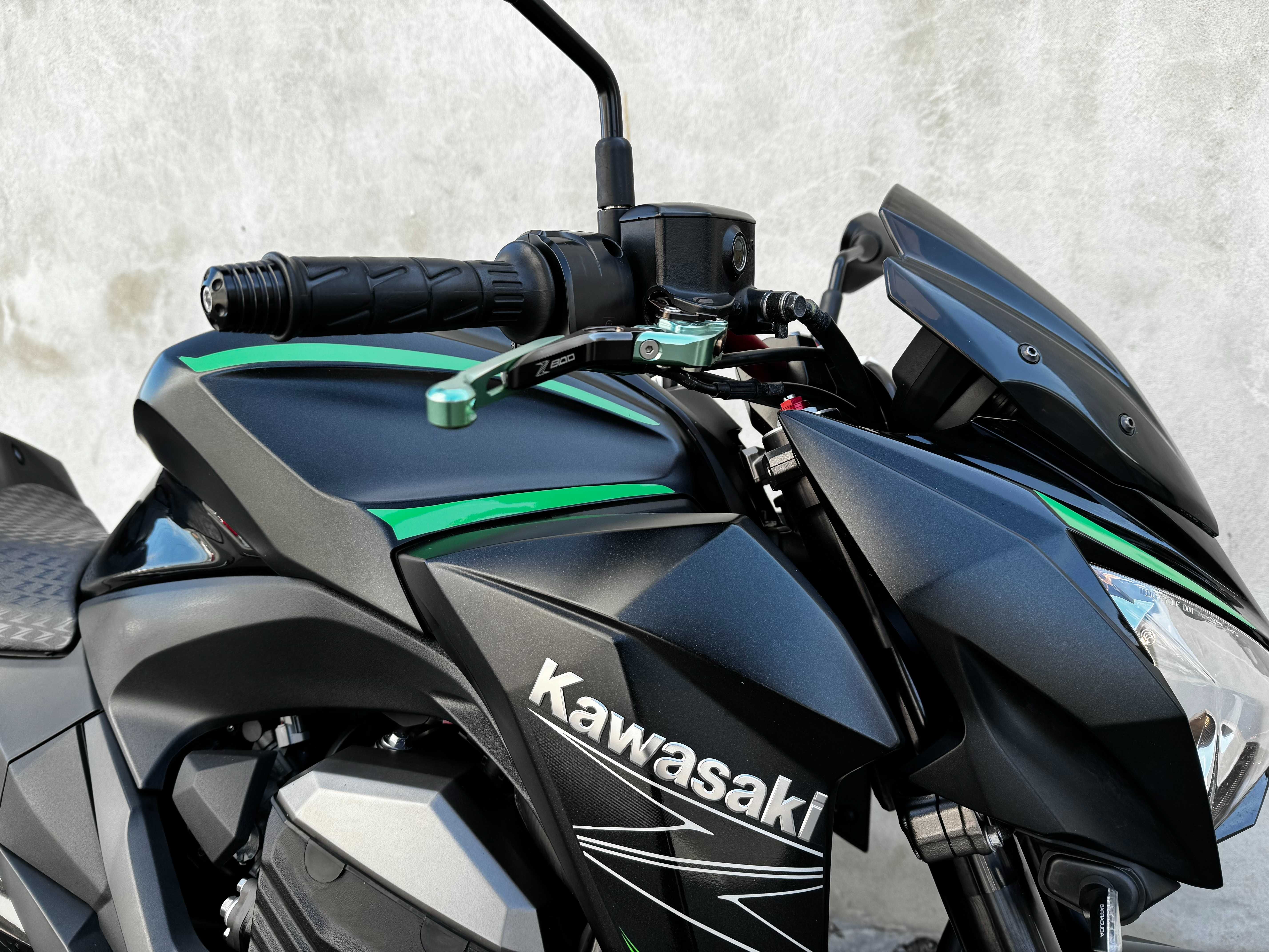 Kawasaki Z800-2015-Naked