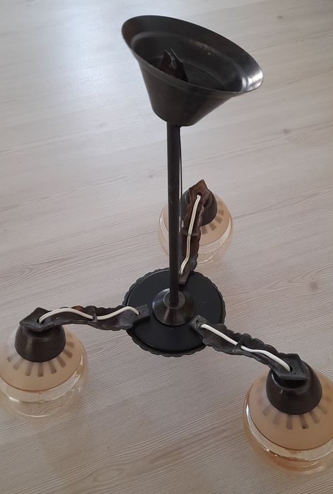 Lustra Retro din alama, abajururi din sticlă