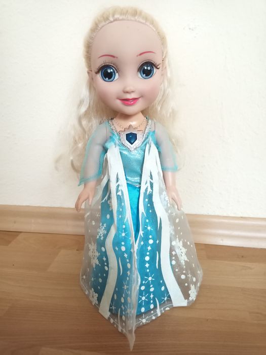 Елза пееща и танцуваща кукла Elza