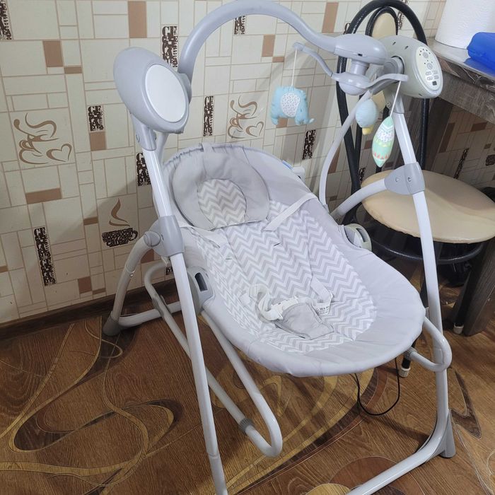 Продам детскую электрокачелю