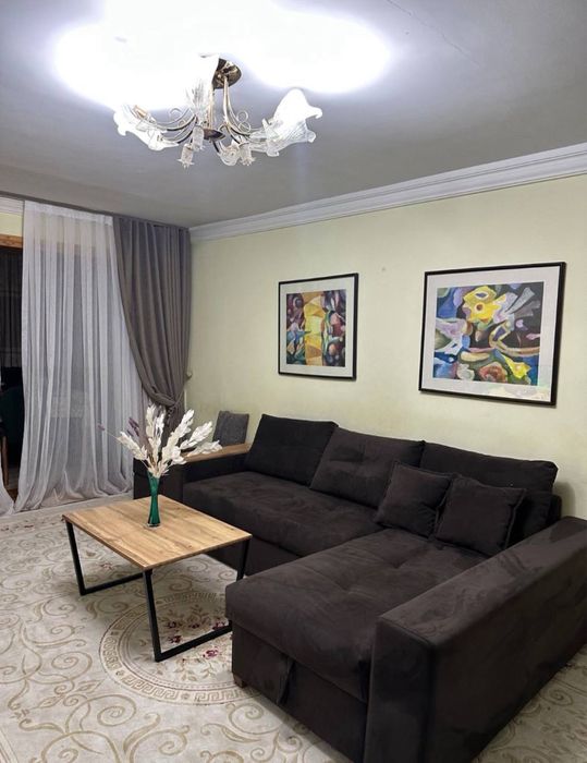 Хамза метро.  4комн. Кирпич.  75м2.  Чистая