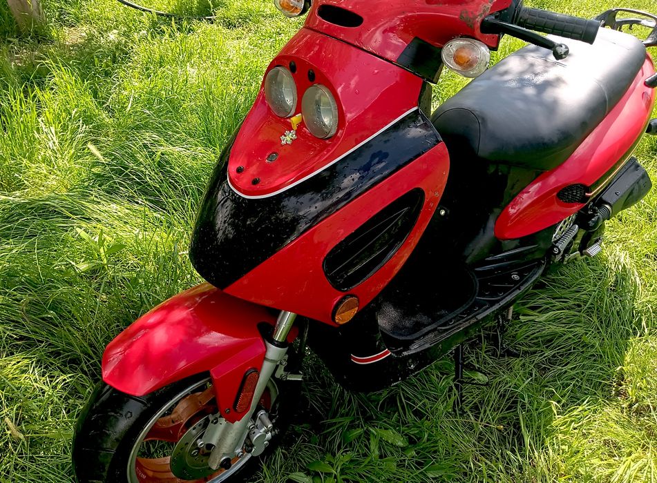 Vând scuter 50 CC