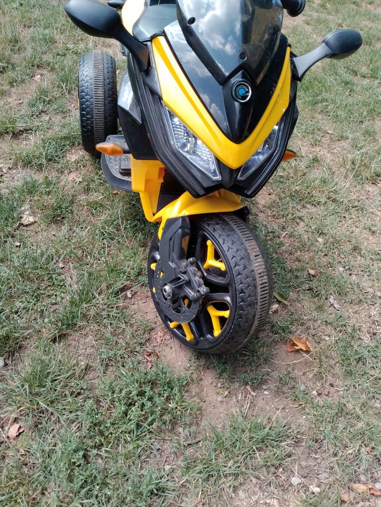 Motoscuter electric pt copii