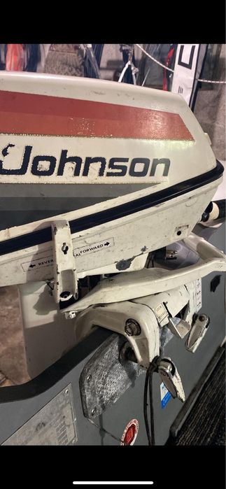 Извънбордов двигател johnson 6hp 2t