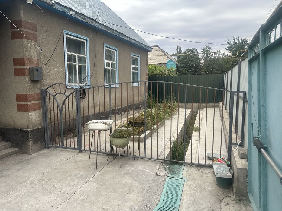 Дом 8/8 общая площадь 6 соток