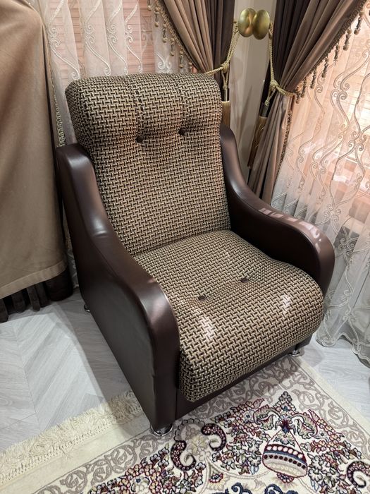 Продам диван с креслами в идеальном состоянии.