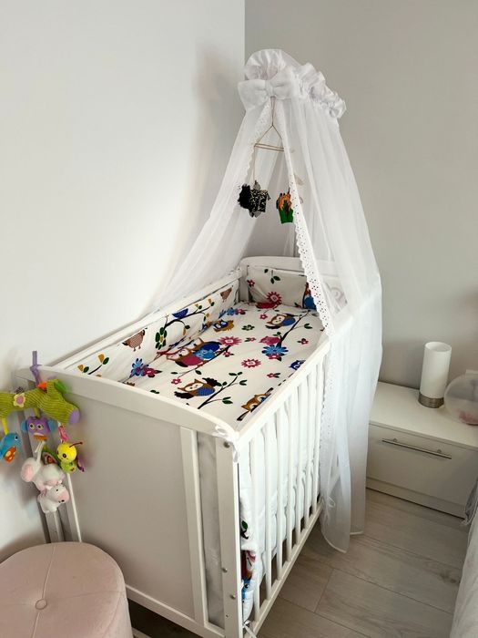 Patut din lemn cu laterala culisabila complet echipat