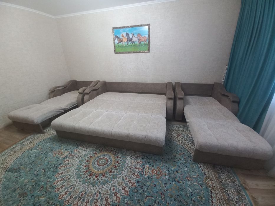 Подам диван и кресло