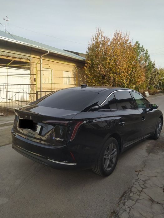 Hongqi e-km5 2025 restailing