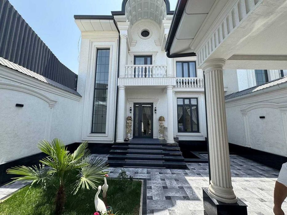 Yashnobodda 3 qavatli 6 xonali yangi uy, 2.5 sotix, 80% tayyor,