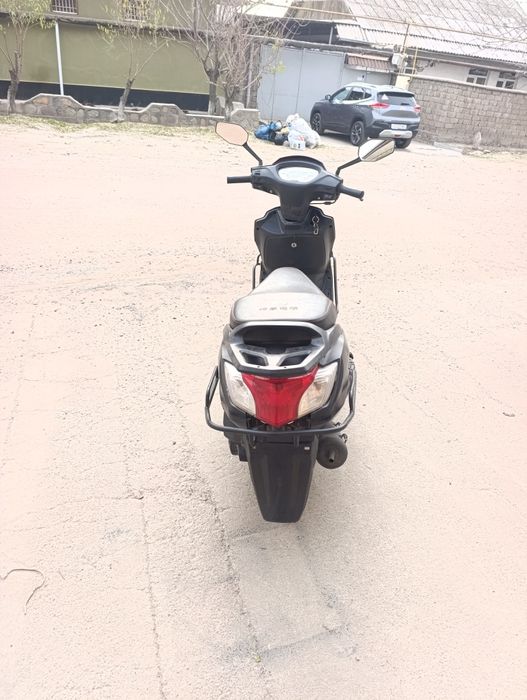 Продам скутер 150кубов в среднем состоянии, мотор после кап ремонта