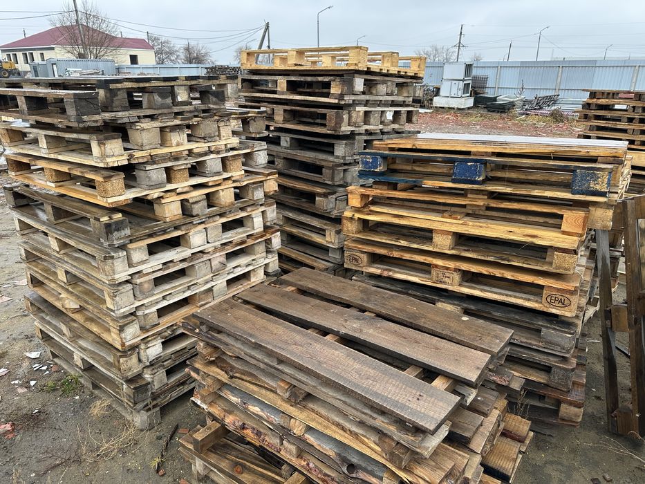 Продам поддоны цена договорная