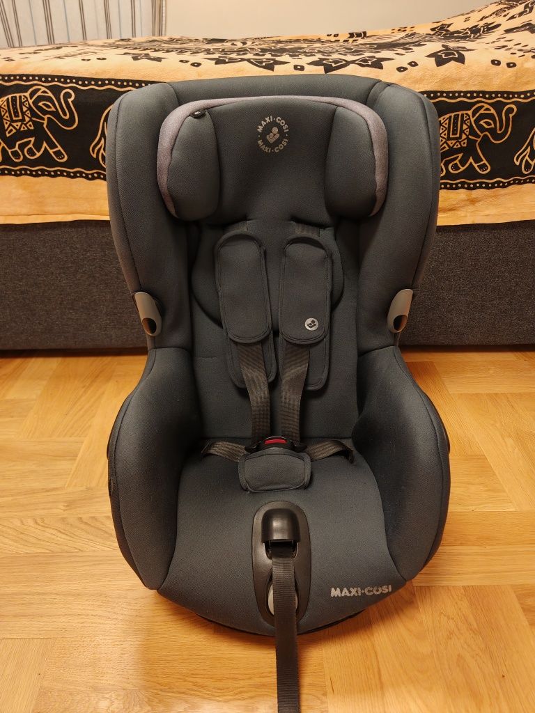 Maxi Cosi Axiss Authegraph столче за кола
