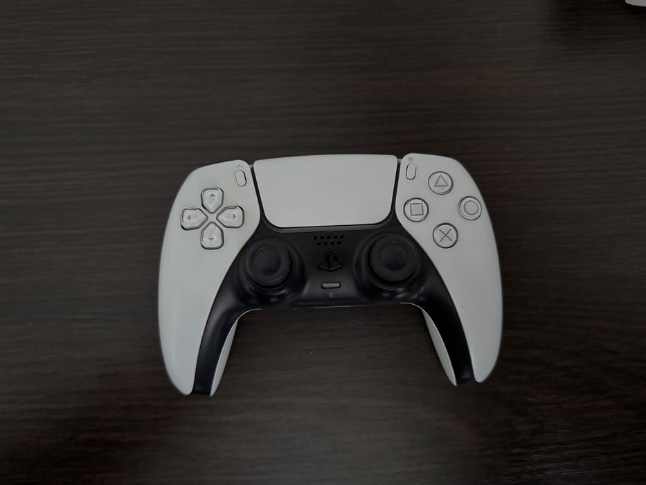 Controller Ps5 foarte puțin utilizat
