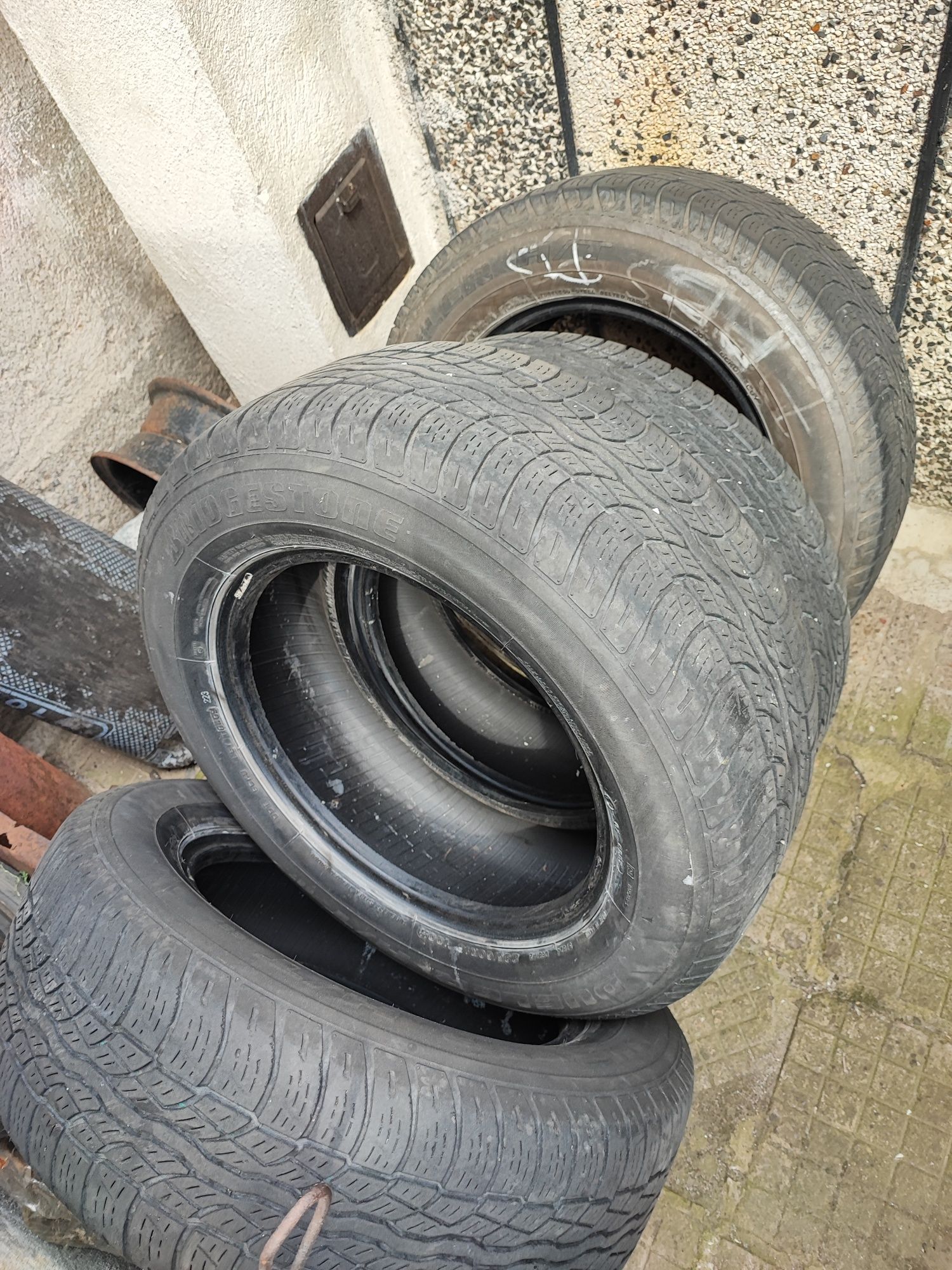 Bridgestone Dueler 235/60/16 !!Подарявам!!